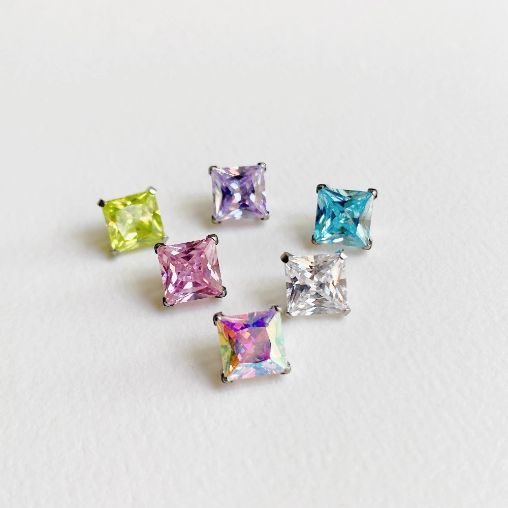 แหวนเจาะริมฝีปากไทเทเนียม ASTM - Body Jewelry Internally Threaded บทวิจารณ์และราคา