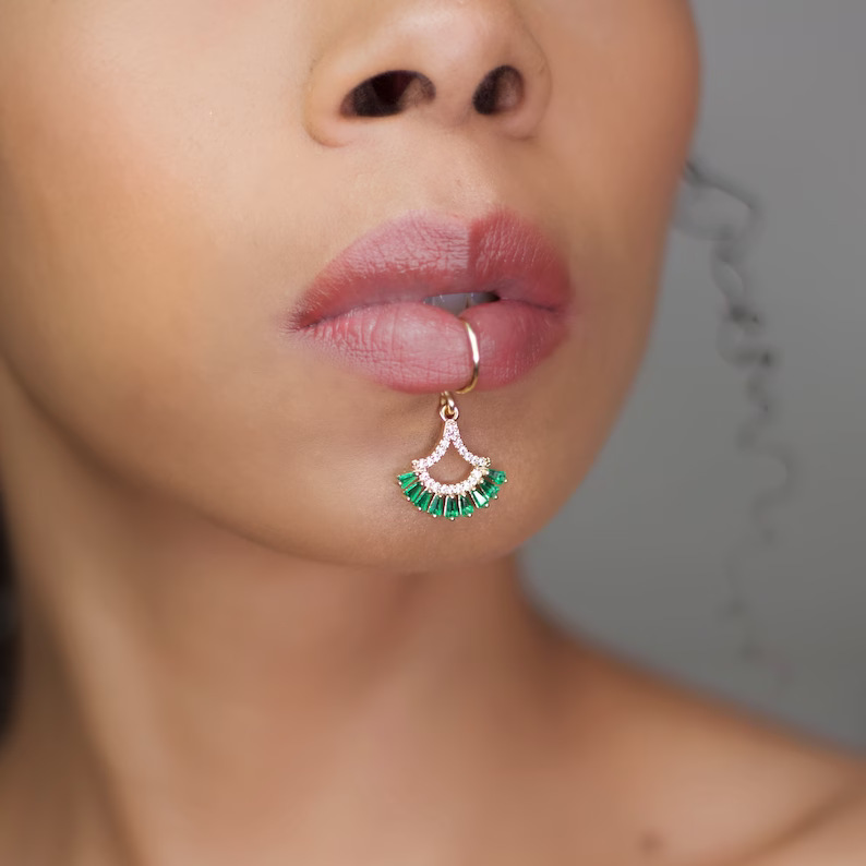 ต่างหูทรงดอกไม้สีทองหรูหรา ประ - Body Jewelry And Earrings บทวิจารณ์และราคา